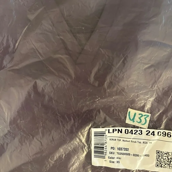 NWT, Fabletics, Method Flex 2-Pocket Scrub Top, Açaí, XS - Picture 6 of 6